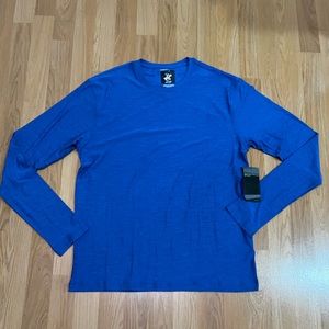 Long sleeve sports shirt